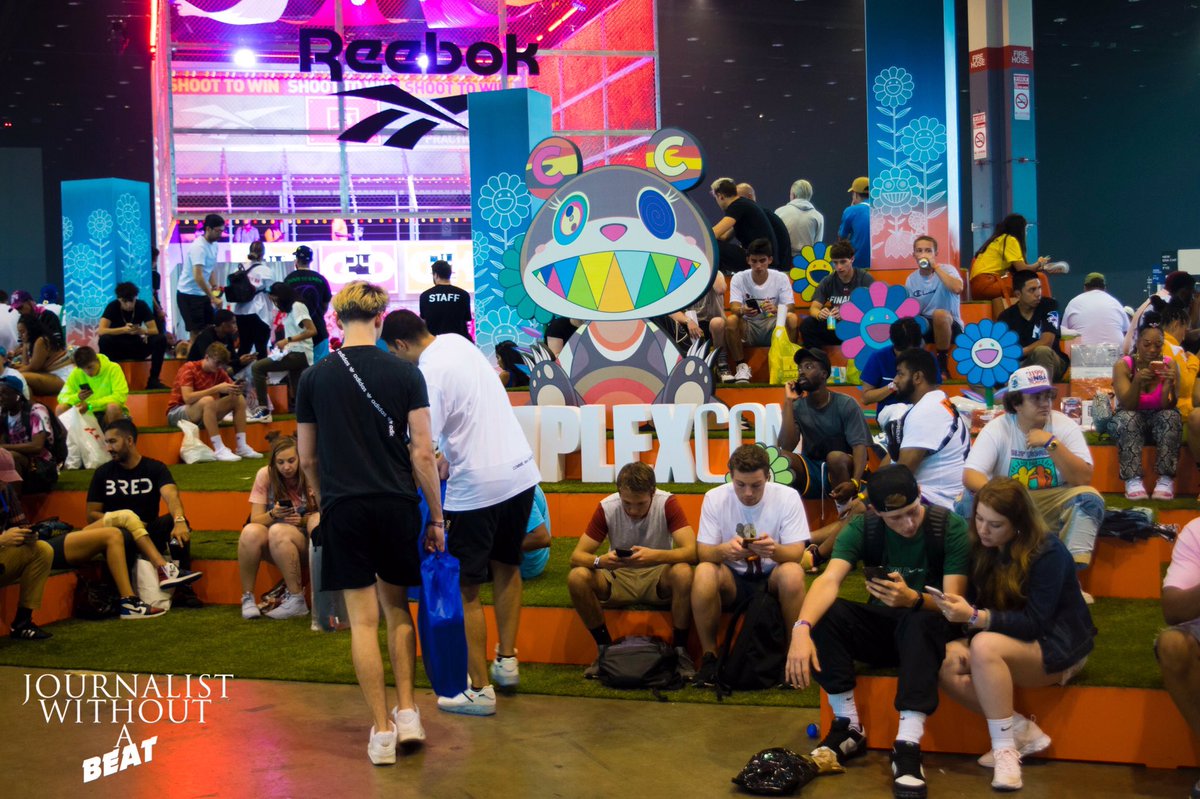 JournalistWAB's tweet photo. Head over to Journalist Without A Beat to check out photos and read my thoughts of what I enjoyed and didn’t like about the first ComplexCon Chicago. #ComplexCon  #ComplexConChicago https://t.co/YMQJhNmaDf https://t.co/JmfcxSWYGT