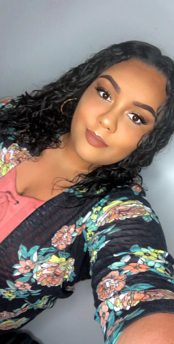 CierraKobiAnn_'s tweet photo. #GLAMheatWAVE 🔥 my go-to makeup look is a natural matte eye with a nude lippie ✨ Show me your go-to GLAM look for a chance to win an Ulta giftcard 🤑
#GLOWwithGLAM 🌞 https://t.co/2JvIVb8mfR
