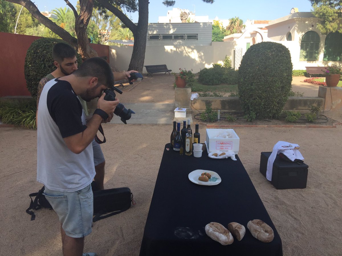 LleidaMam's tweet photo. Shooting day amb els companys de @TerraiTaula al @PauCasalsMuseu https://t.co/IEqzjos2p3