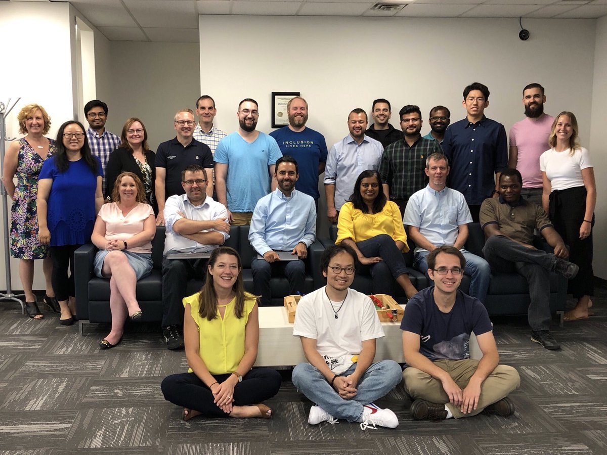 darinarcher's tweet photo. The group shot. Markham Office is growing! #getelastic https://t.co/xWOgBN5kre