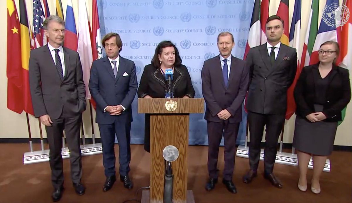 GermanyUN's tweet photo. At #UNSC stakeout, #EU6 members 🇩🇪🇧🇪🇫🇷🇬🇧🇵🇱🇪🇪 jointly condemn the demolition of Palestinian buildings in Wadi al Hummus in the South East of Jerusalem.

📄View full statement: https://t.co/BzBON3hg5I

#GERinUNSC #strongerUNited https://t.co/FQSCIftM6d