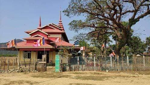 #Murderer_Myanmar_army kidnapped hundreds of villager from Yaung Aung Puan, Rathetaung tsp in their own village's Buddha center today (23/07/19) 8am in the morning. People are deeply concerned about similarly happing as Kyaut Tan muscle. <a href="/ICC/">ICC</a> <a href="/hrw/">Human Rights Watch</a> <a href="/UN_Spokesperson/">UN Spokesperson</a> <a href="/YangheeLeeSKKU/">Yanghee Lee</a>