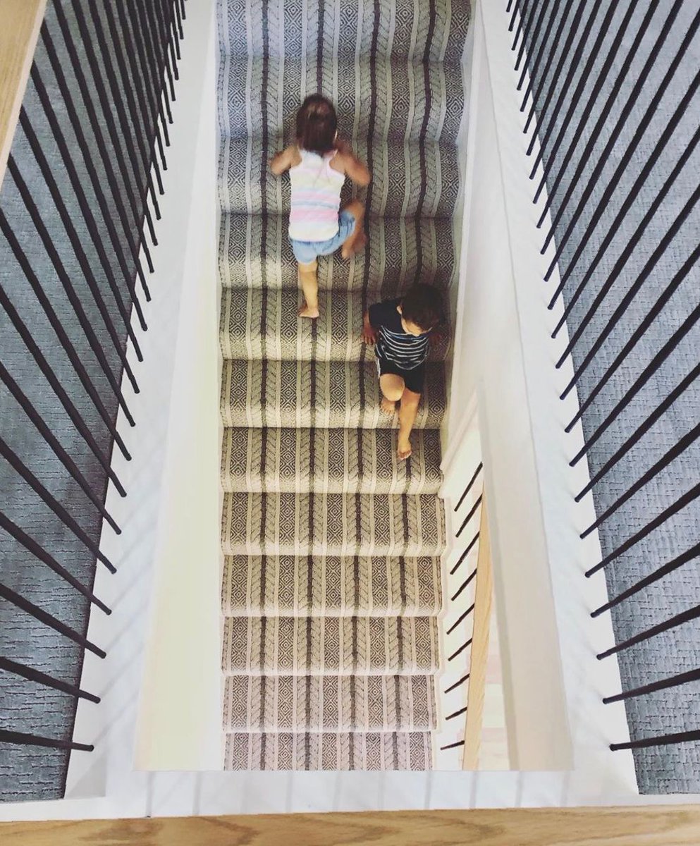 AndersonTuftex's tweet photo. When your stairs become the new hangout spot. 😎| Featured: Speak

#andersontuftex #carpet #rugs #stairs #stairrunner #stairway #design #designinspo https://t.co/FkuGMHf111