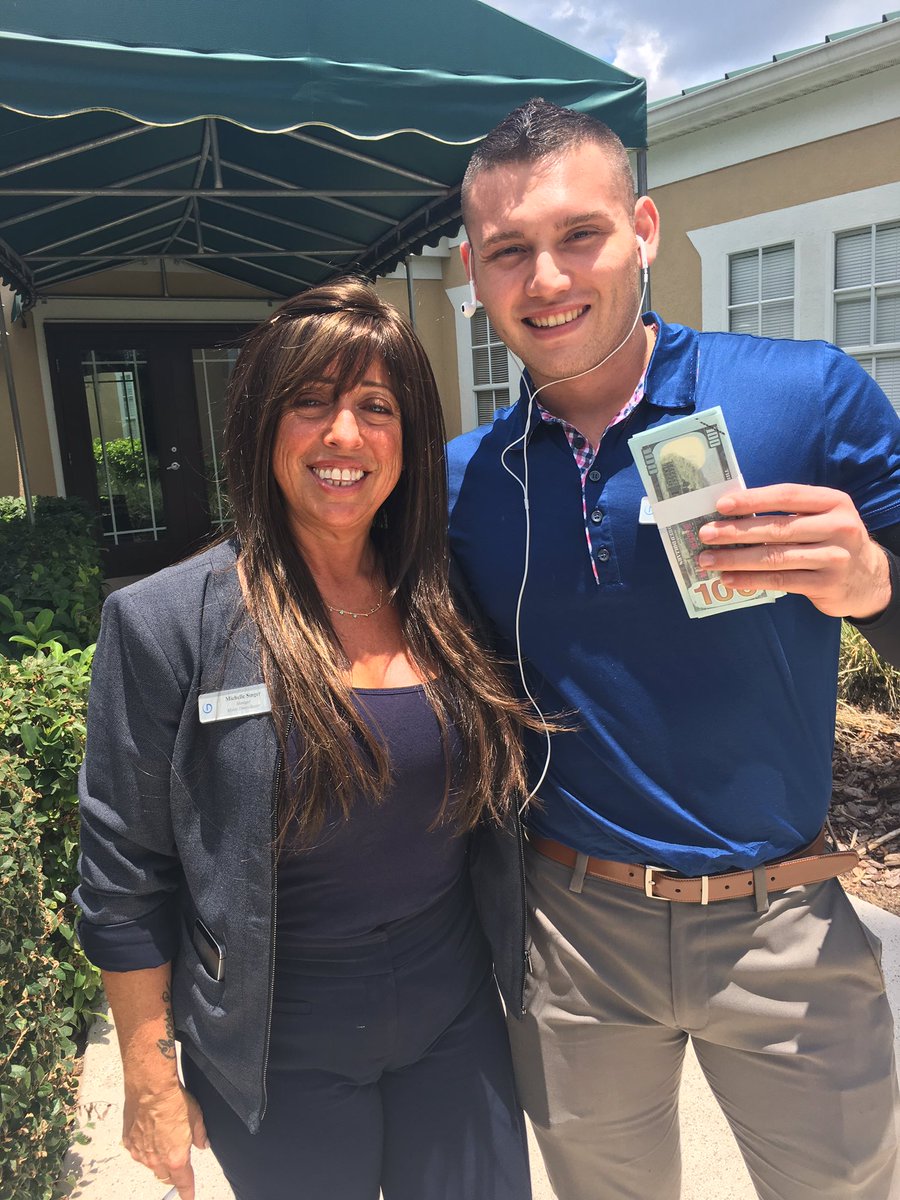 At #TeamMDR we are all about showing you the money! What are you waiting for? Make #Diamondresorts your #employerofchoice Today! Call me 407.335.9454 #DiamondCareers <a href="/Joann6179/">Joann Febus</a> <a href="/AlexandreVieg11/">Alexandre Viegas</a> <a href="/marvicher1123/">Mario  Hernandez</a> <a href="/TheTNPatrick/">Patrick Harrell</a> <a href="/tom_savino/">Tom Savino</a> <a href="/RhettBolling/">Rhett Bolling</a>