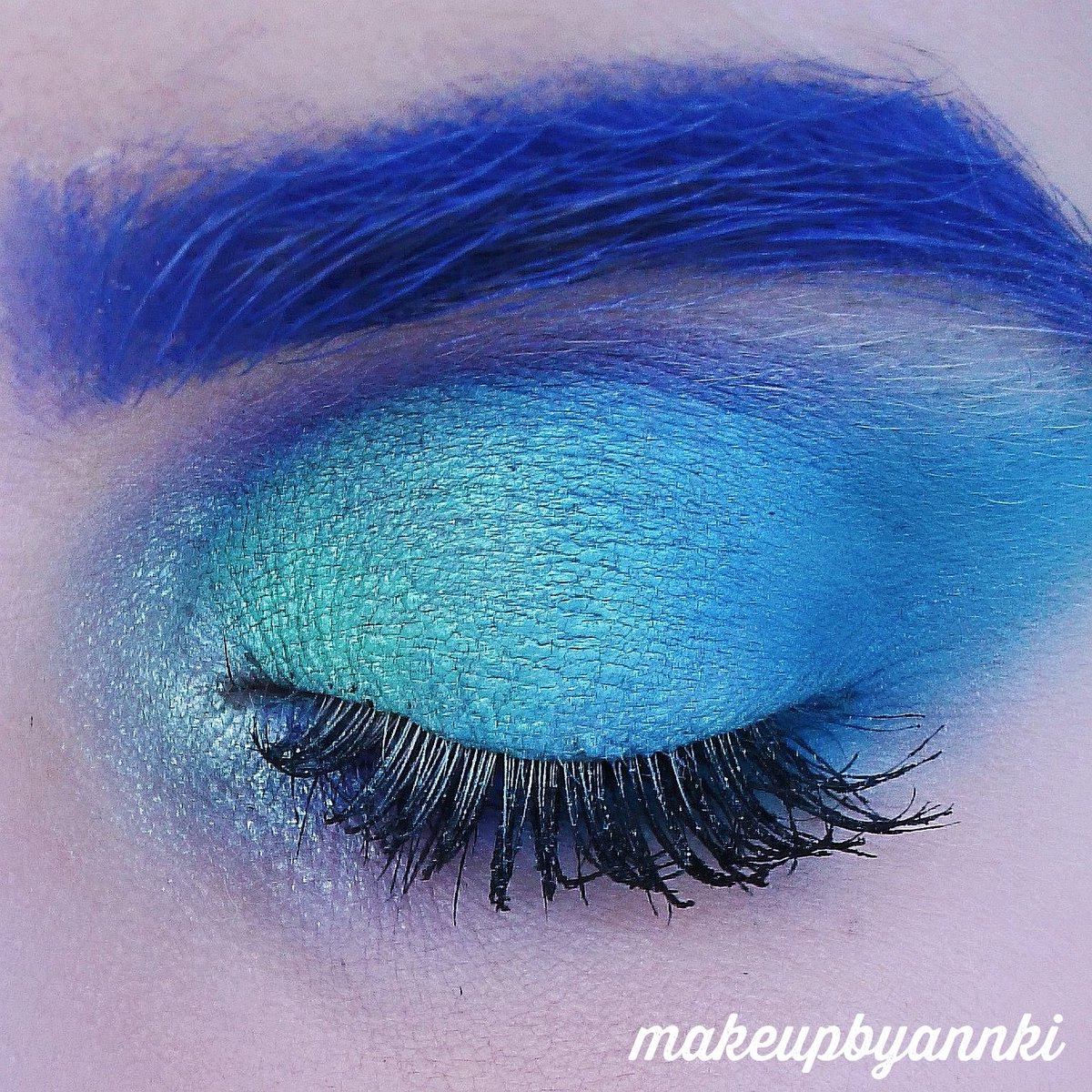 makeupbyannki's tweet photo. Close Upsπππβ¨
@coastalscents Purple Panic
@bhcosmetics Take Me Back To Brazil
@tammy_tanuka pigments
@ColourPopCo Zulu
#makeupbyannki #brightmakeup #colourfulmakeup #bhcosmetics #coastalscents #colourpopcosmetics #tammytanuka #sigilinspired #makeupcloseup #closeup #closeupeye https://t.co/keW5hfZx9R