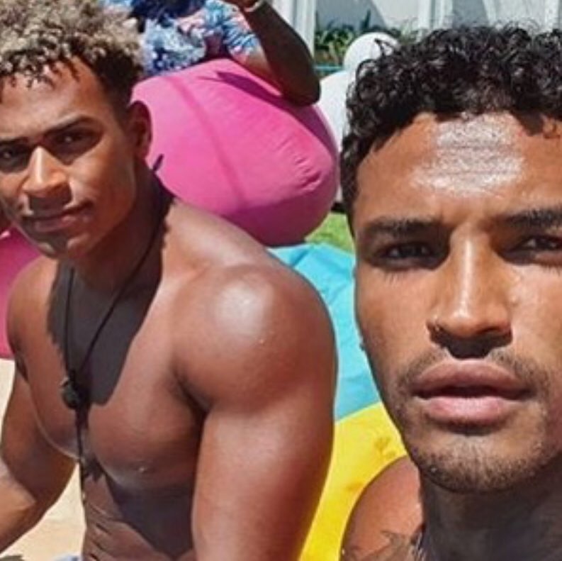 Live Scores

City Boyz 1-2 City Girls

Michael 19’      Anna 35’
                         Amber 74’

“IT’S JORDAN FROM OUTSIDE THE BOX...” 

#loveisland