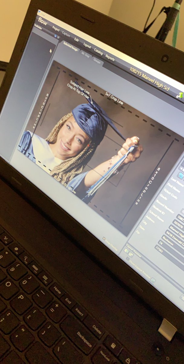 yoshigirl00's tweet photo. Senior Blues! 💙 #SneakPeek #SeniorYearbookPics #SeniorYear #ManvelHigh #2020 https://t.co/gP3chqwPbp