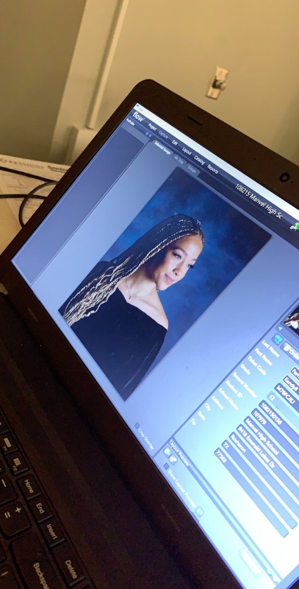 yoshigirl00's tweet photo. Senior Blues! 💙 #SneakPeek #SeniorYearbookPics #SeniorYear #ManvelHigh #2020 https://t.co/gP3chqwPbp