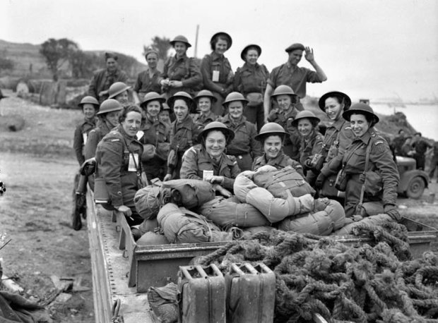 WomenAtWar2's tweet photo. Nursing Sisters of No. 10 Canadian General Hospital, R.C.A.M.C., landed at Arromanches on this day 75 years ago, 23rd July 1944, about six weeks after D-Day.
 #RCAMC #WWII #Arromanches #womenatwar #DDay #DDay75 https://t.co/yxqjpdl3Vw