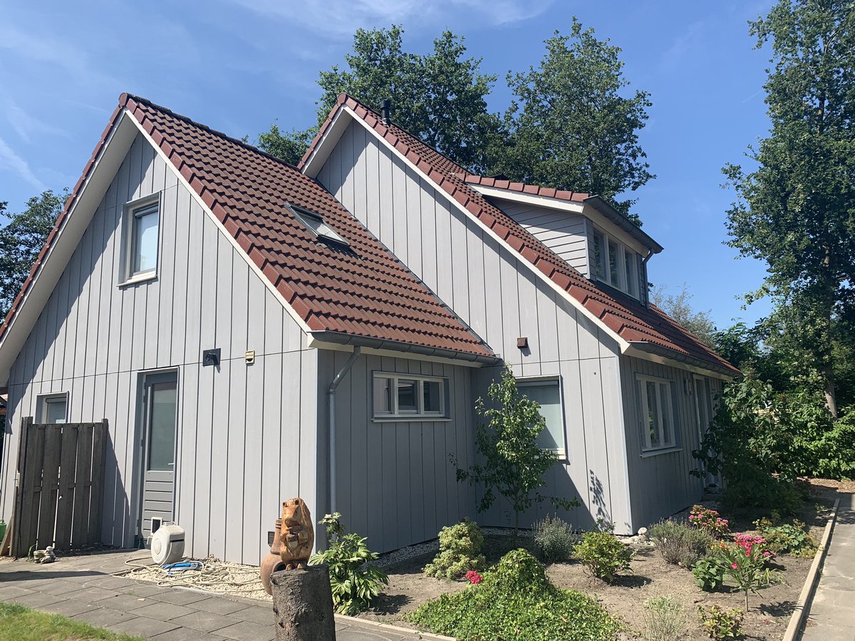 Voor #campingrcn een aantal woningen mogen #schilderen in #zeewolde. #strakindelak #sikkensvakschilders