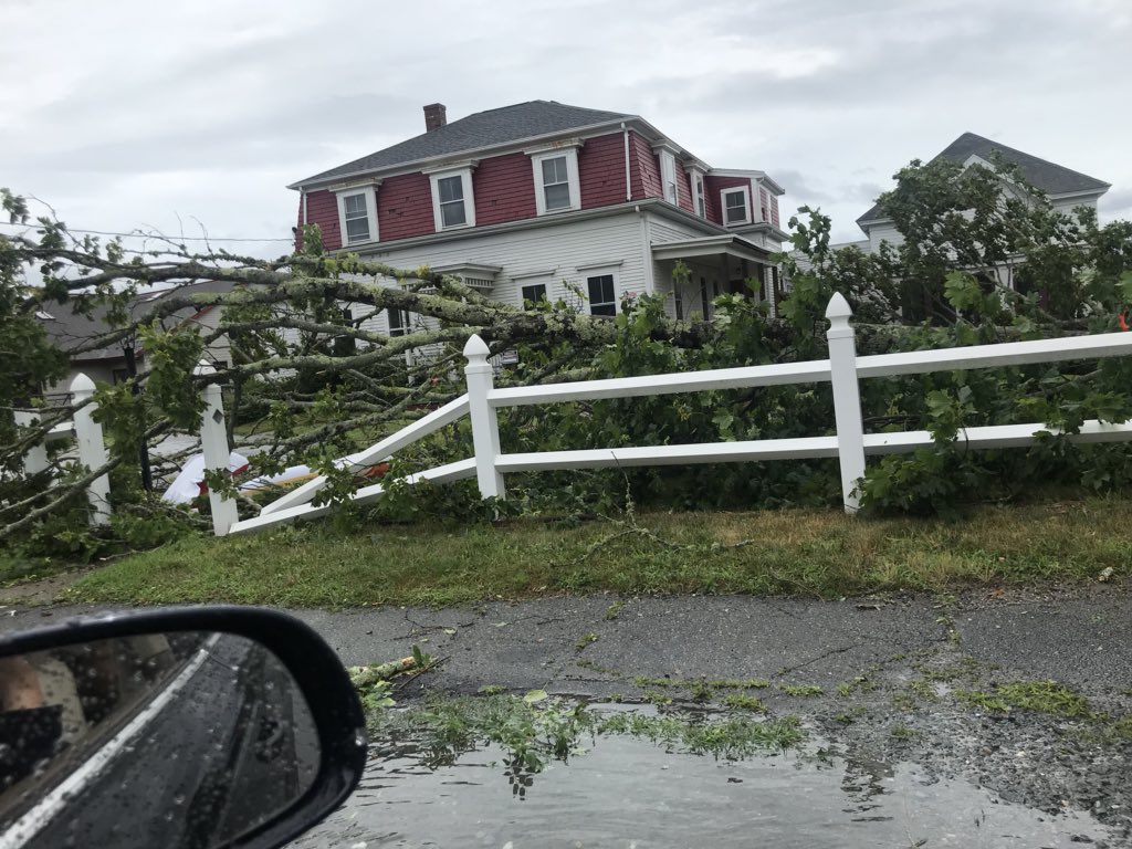 DutraSippel's tweet photo. Got stuck in a very rare tornado today in Cape Cod, and y’all say global warming isn’t real https://t.co/lUiyZVBUAL
