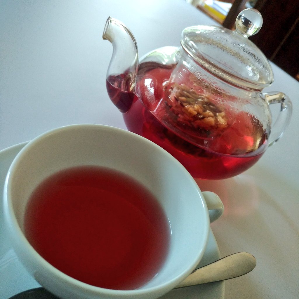 Something new as 'Tea of the Day' for the #TheVeganCakeryAfternoonTea in #Evesham this #Saturday - one of <a href="/theteanomads/">Leaves of the World Tea Co.</a> newest offerings #PinkFlamingo 😍 
#VeganCakery #TheVeganCakery #VeganAfternoonTea #AlwaysVegan
