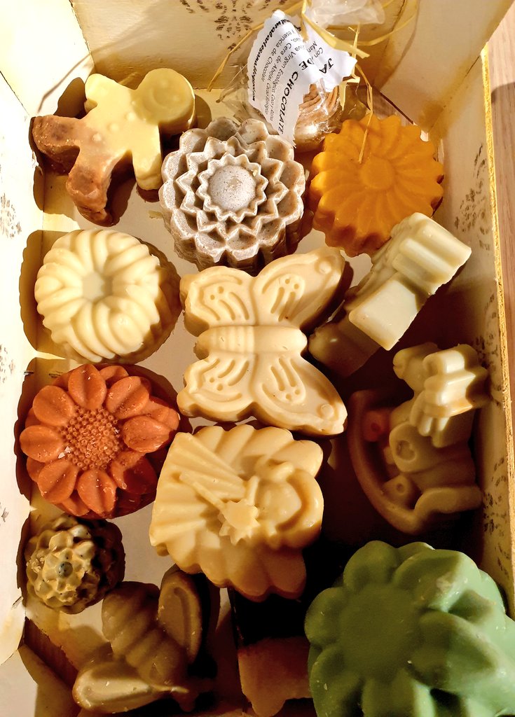 Esta tarde en la Fundación <a href="/Cajasol/">Fundación Cajasol</a> en #CordobaEsp tenemos un Taller de Jabones en el que lo asistentes aprenderán el proceso para realizar 3 tipos de jabones,entre ellos uno de #chocolate ¡que está para "comérselo"! #jabones #artesanales