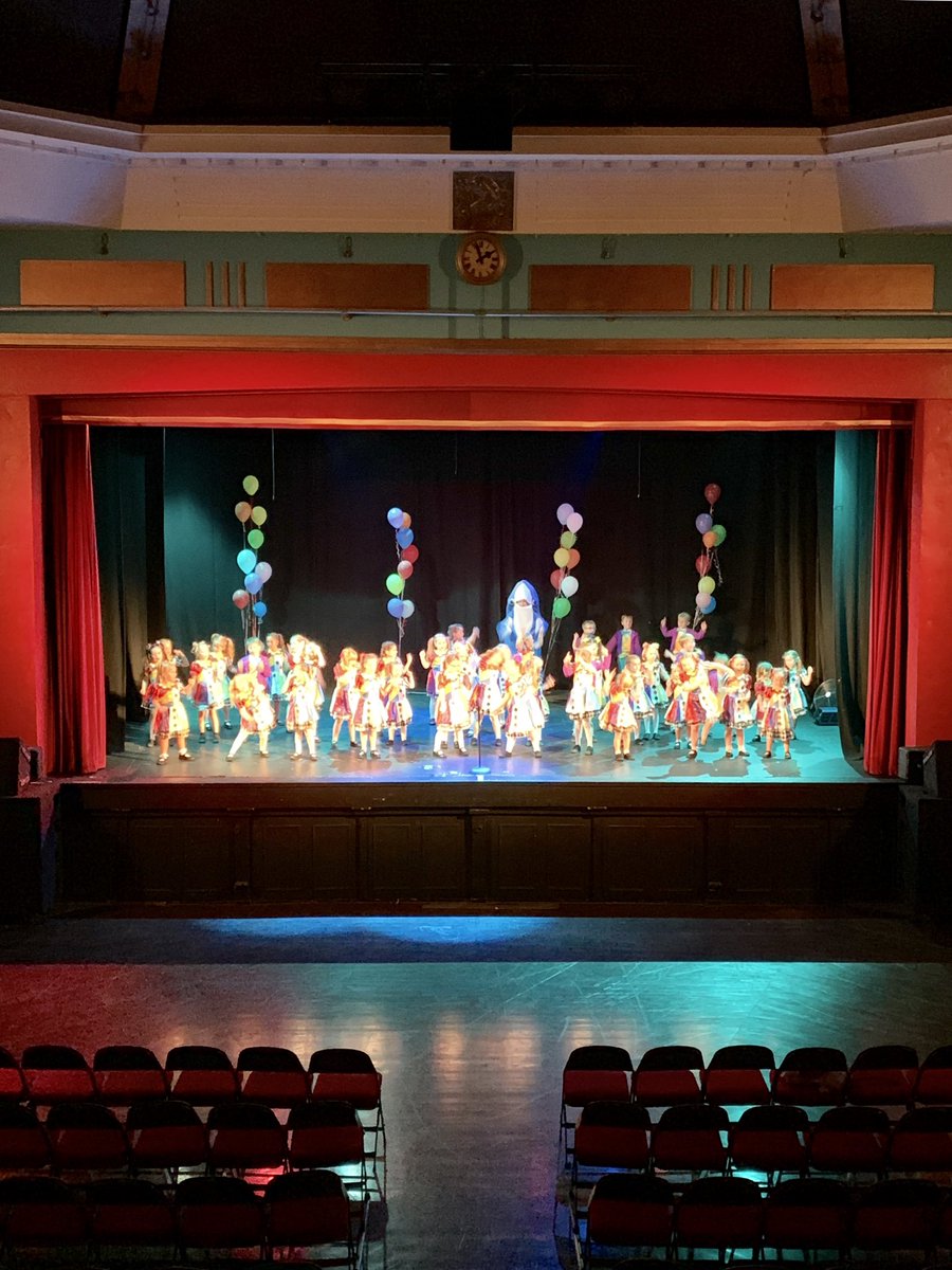 fftheatreschool's tweet photo. Break a leg to all of our fun stars performing ‘Once Upon A Time’ tonight! 🙌🏻🎭🎶👍🏻@GrandPavilion https://t.co/RzJqXt9iLL