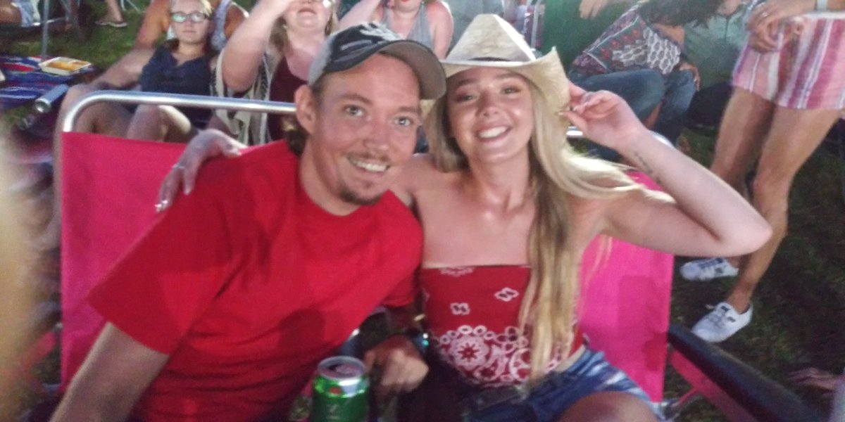 Greatvibes8's tweet image. Had a blast at the Chris Young concert.