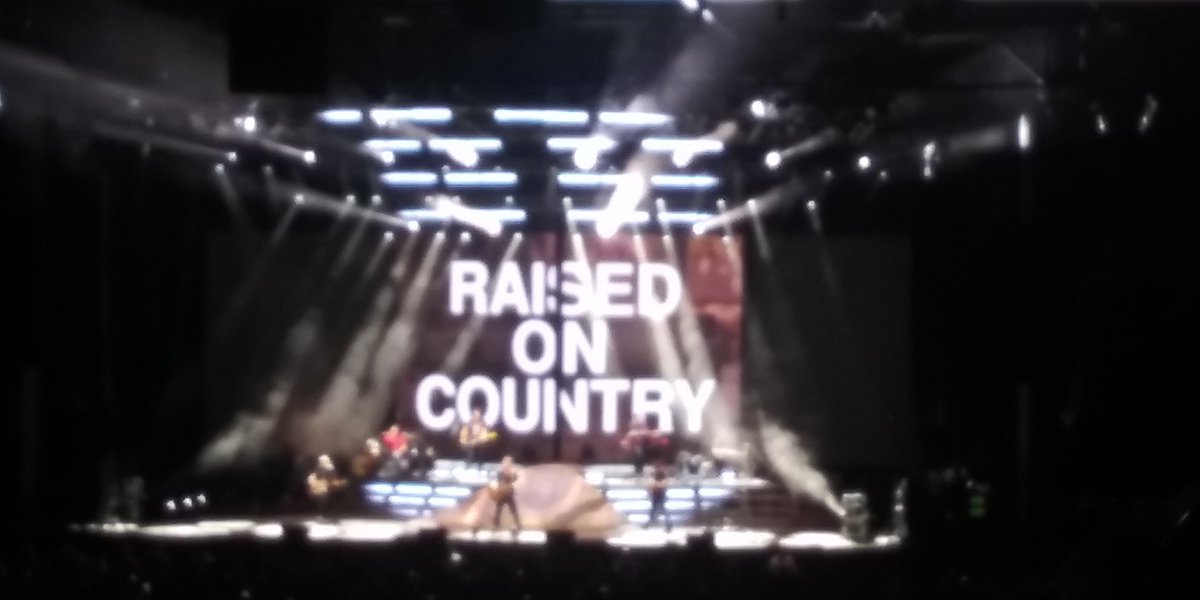 Greatvibes8's tweet image. Had a blast at the Chris Young concert.