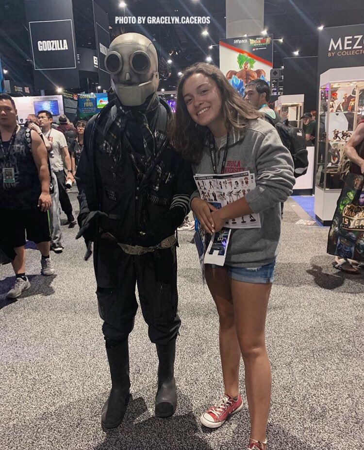 LawrenceHollie's tweet image. Here’s a few new photos of my buddy Goth Robot 2.0. at #SDCC2019. #cosplay #gothrobot #gothrobot2 #robot