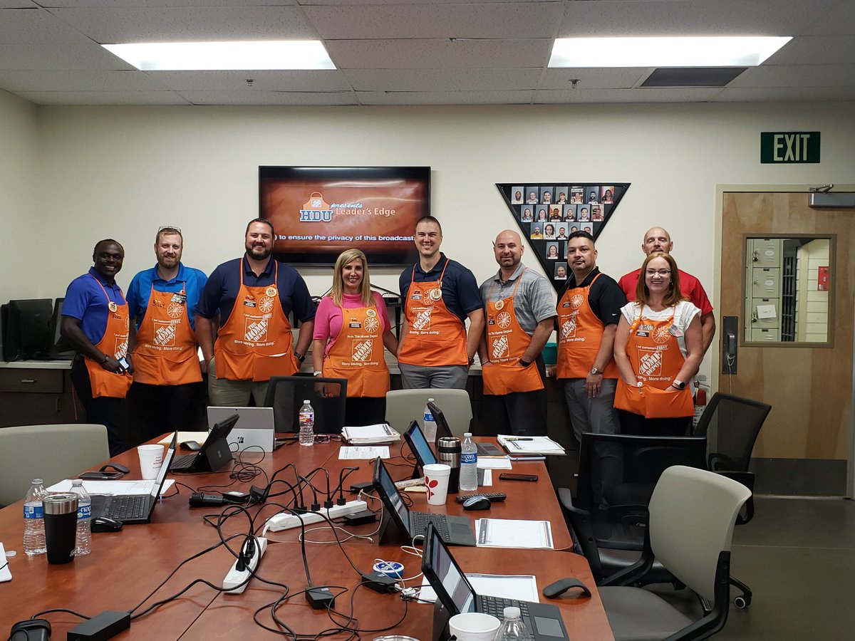 It's that time again! #LeadersEdge #D137 <a href="/SMaurice2/">Sally Maurice</a> <a href="/Melinda11521488/">Melinda Carter</a>