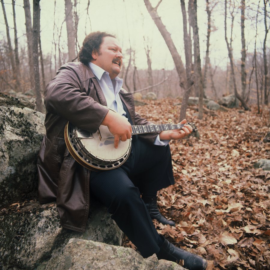 oxfordamerican's tweet image. “‘Tell everybody I said thank you.’” 

—“Will You Carry On” by Lee Johnson, in memory of the late bluegrass legend Dave Evans, whose birthday is tomorrow. Photo courtesy of @RebelBluegrass #Issue82 ow.ly/Jigq50v8vOv