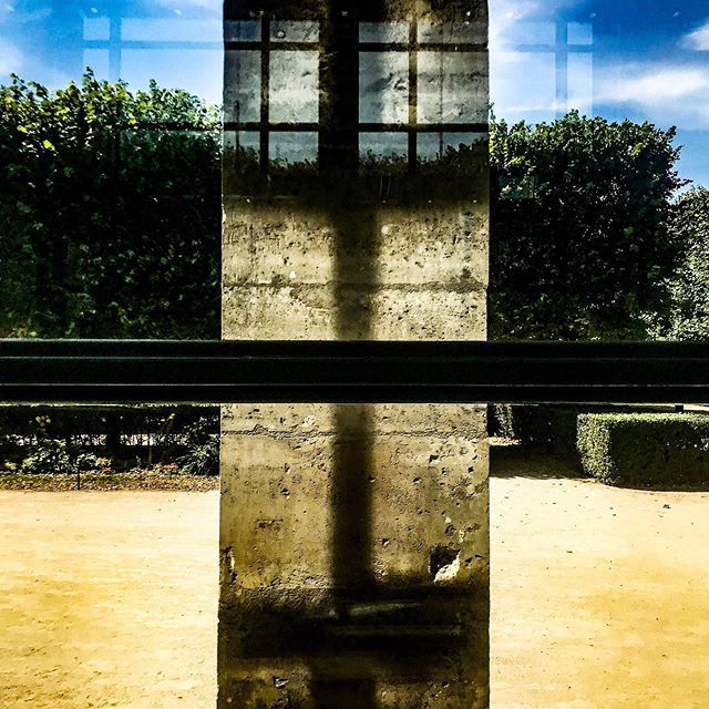 jm_voge's tweet photo. #jmvoge #shadow  #light #nomad #enjoylife #dream #photooftheday #mystery  #travel #meeting #vision  #texture #line  #mystery #fubiz #streetphotography  #style #window #ontheroadagain #transparency #reflection #cross https://t.co/sBaBPsrpfR https://t.co/Z7ROLI8C9d