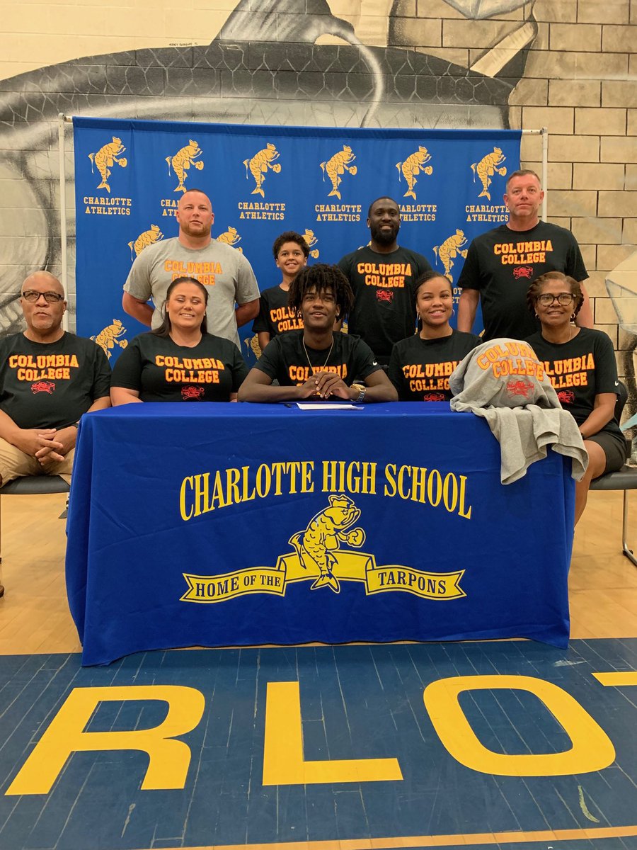 Tarponad's tweet photo. Very happy to attend todayโs signing by Makai Reaves as he gets ready to head to California to continue his basketball career at Columbia College Tarpon Proud https://t.co/6sg5ty8tA2
