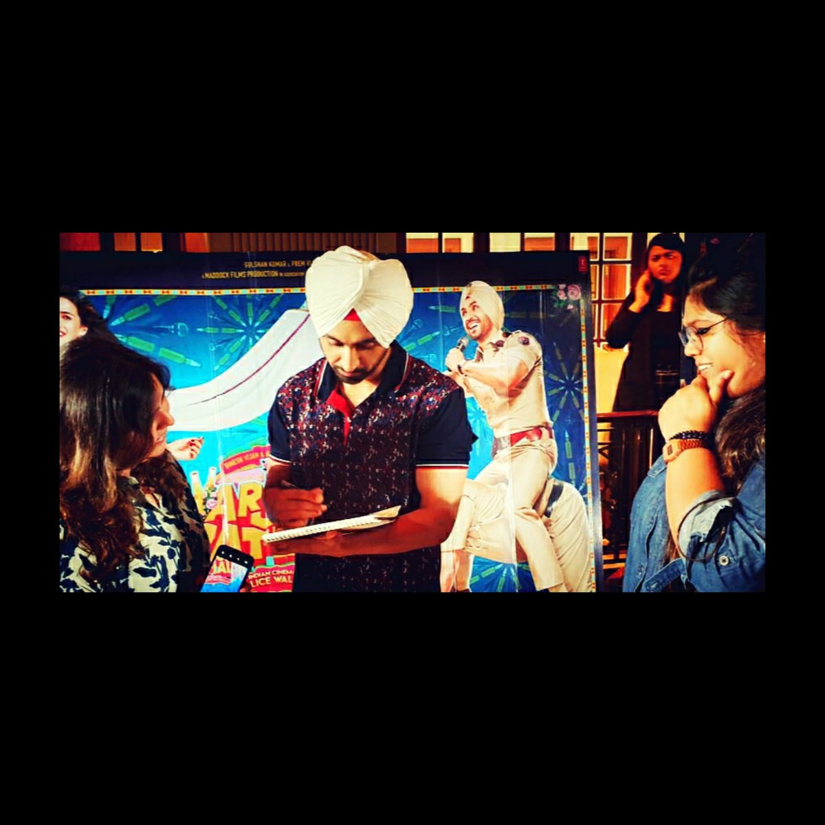 Greeshum1's tweet photo. The man with a heart of gold... Diljit paaji chak de phatteh! Arjun Patiala... 😊😊 https://t.co/hKytX9eE5t