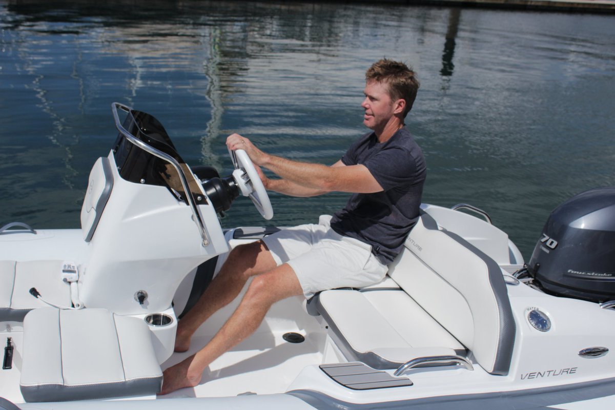 Comfort and Ergonomic are important to consider when choosing a #boat. The #WalkerBay Venture 14 Luxury Sport #YachtTender offers 3 versatile and equally ergonomic driving positions. Learn More: walkerbay.com/rigid-inflatab…