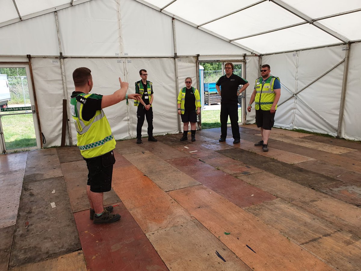 More hard work from the North Region Logistics Team today, setting up medical provisions for Kendal Calling.
@SJA_Logistics @stjohnambulance @KendalCalling 
#logistics #eventlogistics #teamwork #festival #Healthcare
