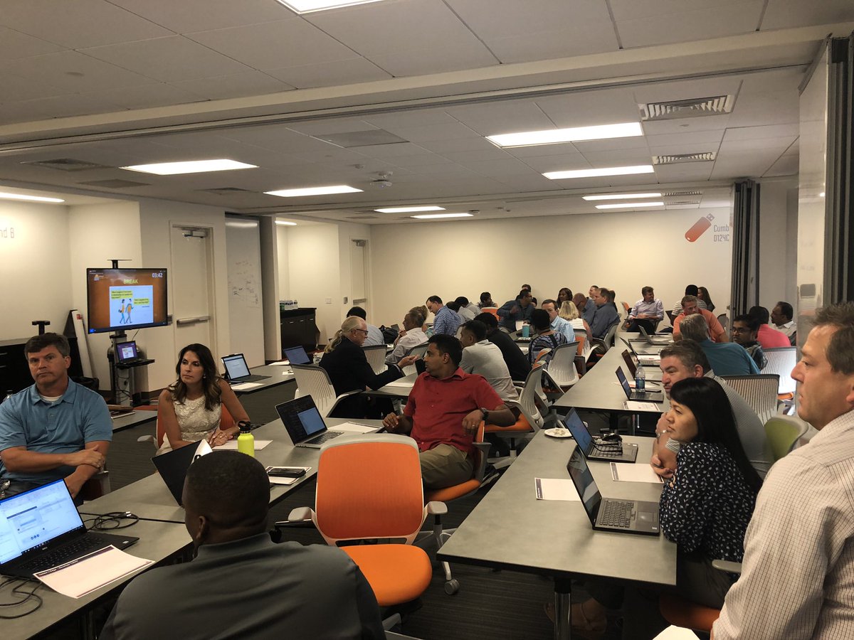 HR_GloriaB's tweet photo. IT Corporate Systems excited about developing talent #LeadersEdge https://t.co/9lqEXId5Nd
