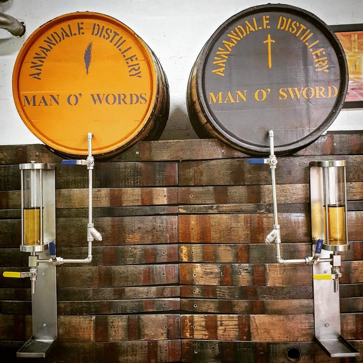 AnnandaleDstlry's tweet photo. We have launched two new Man O’Words and Man O’Sword. This stunning ‘Fill Your Own’ edition comes with a stunning custom matching gift bag. 

Ideal for any special occasion

To fill your own bottle simply come our distillery shop

#annan #manowords #manosword #fillyourown https://t.co/lC3wHrGnUz