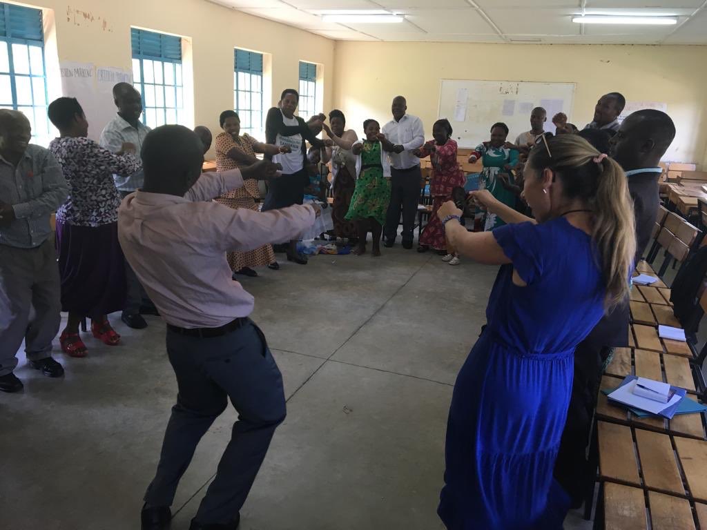 VA_MmeMichelle's tweet photo. It’s amazing what daily physical education can do for students AND their teachers!  #CTFPO @eduint @albertateachers #WeAreCBE https://t.co/GBMhFyEf6u