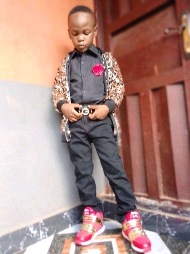 OURFATHER_NG's tweet photo. Sco pa to mana ...
My kid bro is on it again ..
Happy graduation
#GrowMyHustleWithWale
#MinistrialList
#kidbro https://t.co/OGe2J9vCua