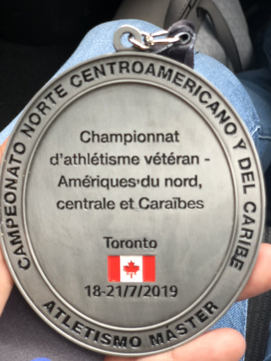 Liz_SalgadoV's tweet photo. Orgullosa de mi madre, 2do lugar en relevos de 4x100 en el Campeonato Norte y Centro America y Caribe 2019 en su categoría celebrado en Canadá. #AtletasMaster 😁 🏃🏻♀️ https://t.co/SzSuLtM92Q