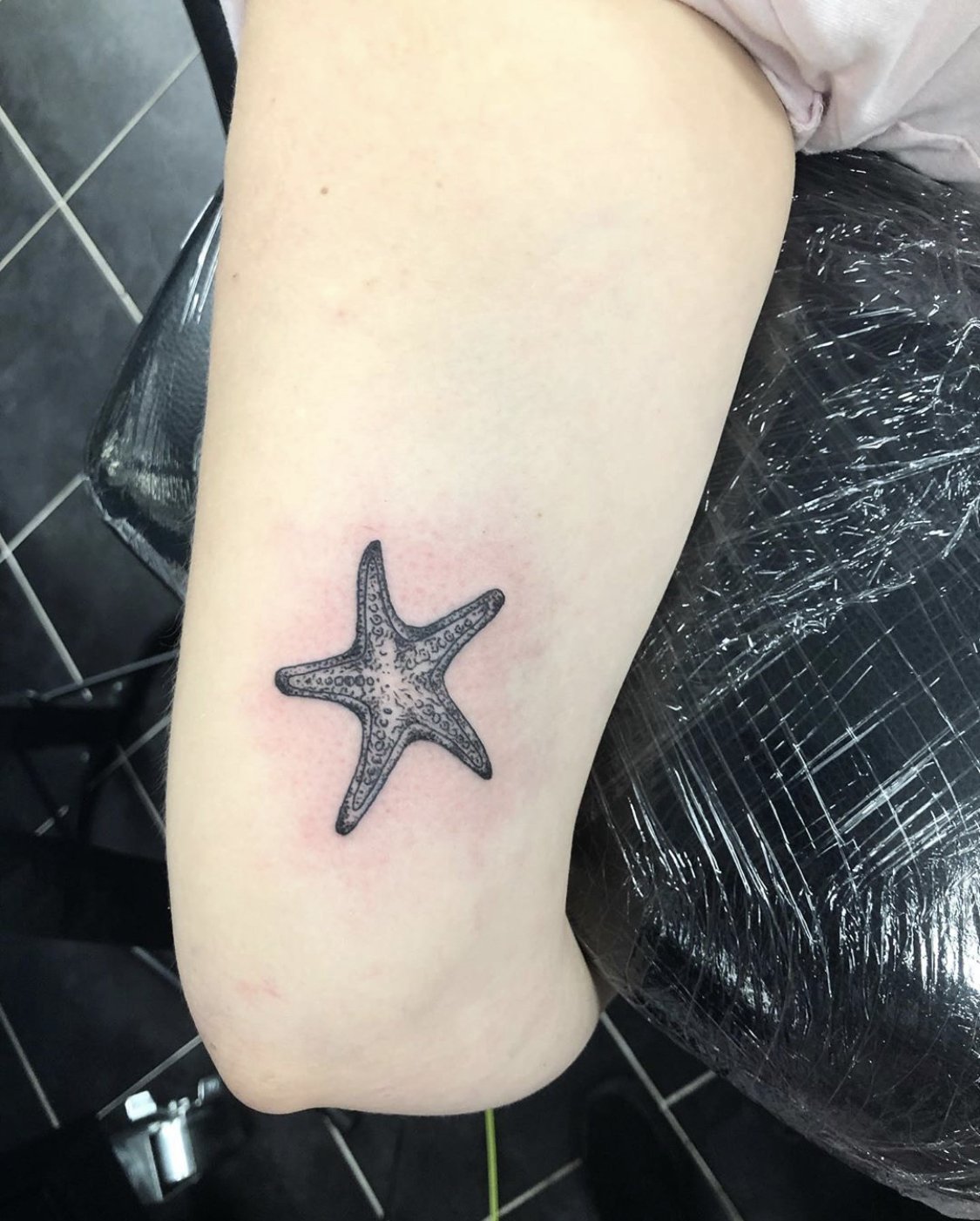 40+ Dazzling Starfish Tattoos: Designs, Meanings, And Best Placements | Starfish  tattoo, Small tattoos, Tattoos