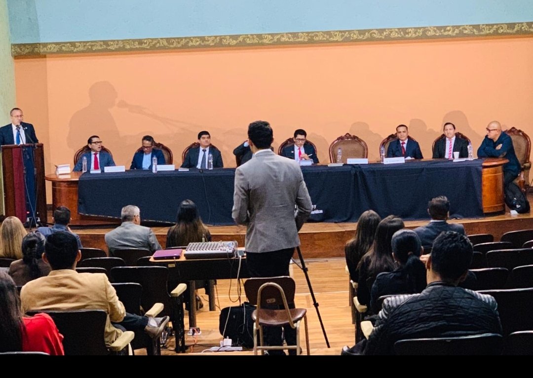 AsoJuecesEc's tweet photo. Con éxito se dio inicio la Convención Interamericana de Derecho Penal que organiza #CIPlex con el aval de UIDE y el respaldo de la @AsoJuecesEc.
🕰 22 a 24 de julio 
📲 0984571904
Profesores Miguel Abel Souto, Wilman Terán, Marco Ordeñana, Fausto Vásquez, Hoover Ruiz y M.Silva. https://t.co/bzRGhl3lzl