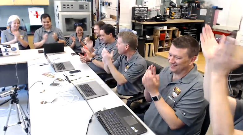 FronteraSpacial's tweet image. ¡La vela ha sido desplegada exitosamente!
#LightSail2