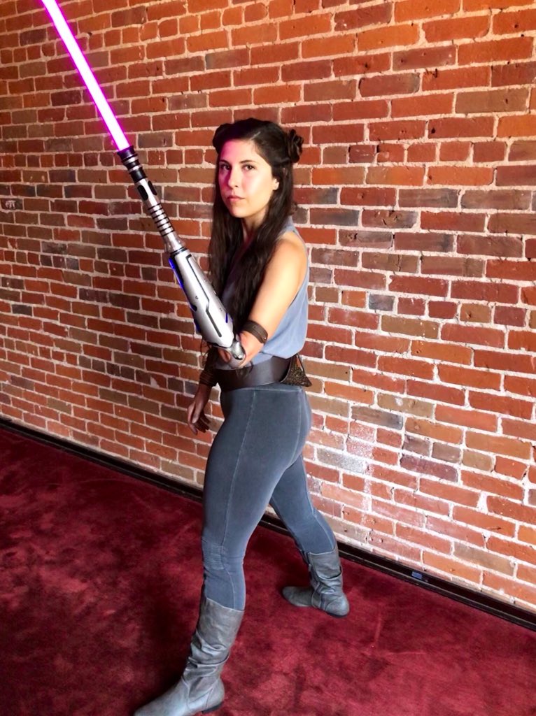 aannggeellll's tweet image. Real amputee Jedi?! YES! #cosplay LOVING my lightsaber attachment for my bionic arm while trying to safely keep my fingers crossed for an audition for @starwars one day.  #BionicActress Spent my whole life wanting to be Luke AND Leia 😍 @HamillHimself #RepresentationMatters