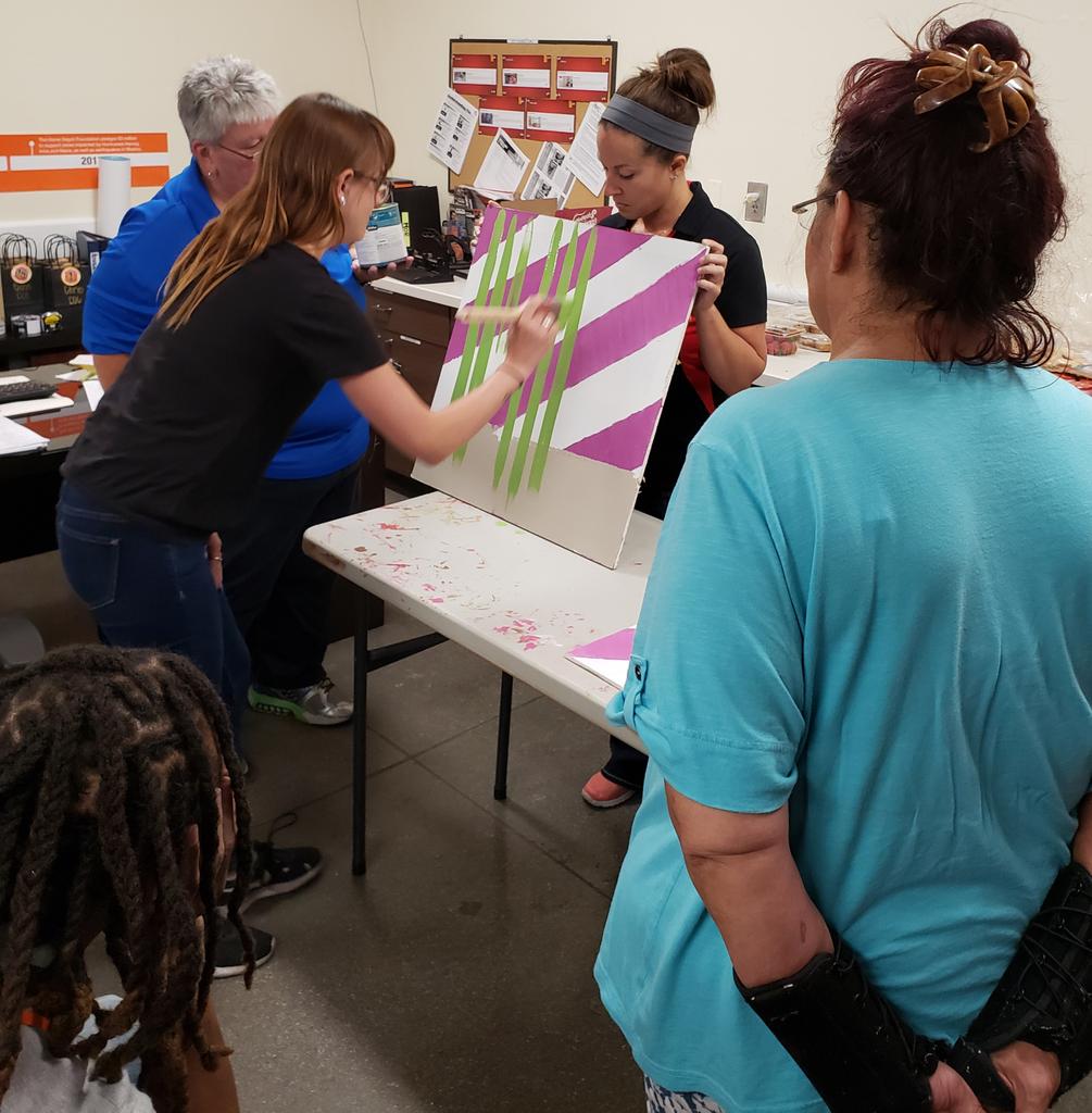 486Sasm's tweet image. #SpecialtyTuesday at #HD0486ElCon today. Pam with @WoosterBrush, Marc with @BehrPaint, and Hector with @PPG teaching our great products and options for customers.  Hands on training. @jennipherball @NeriWilliams @SusanT42880527 @Alana95540851 @depotfan1 Riley.
#D60strongandproud