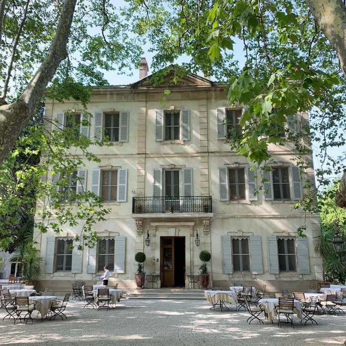 Provence et Chateauneuf-de-Papes en &eacute;t&eacute; 🇫🇷❤️😊 https://t.co/GhcEfxhbbr<a href="/tag/ciderhouseviews"class="tags"><span>#ciderhouseviews</span></a><a href="/tag/snowinjuly"class="tags"><span>#snowinjuly</span></a><a href="/tag/yesthatstheroad"class="tags"><span>#yesthatstheroad</span></a>
