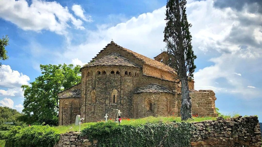 BaroniaRialb's tweet photo. Com ens agrada de donar-vos idees per si us voleu perdre per la Baronia de #Rialb..
🏞🌞🌸💚⛪🏛🐦🌿
Veniu a Palau de Rialb i hi trobareu aquesta petita joia del primer #romànic català 👉 l'#església de Santa Maria de Palau
https://t.co/J8vKskvLtY
📷 Pere Folch
#refugiformidable https://t.co/XfLWniFXhc