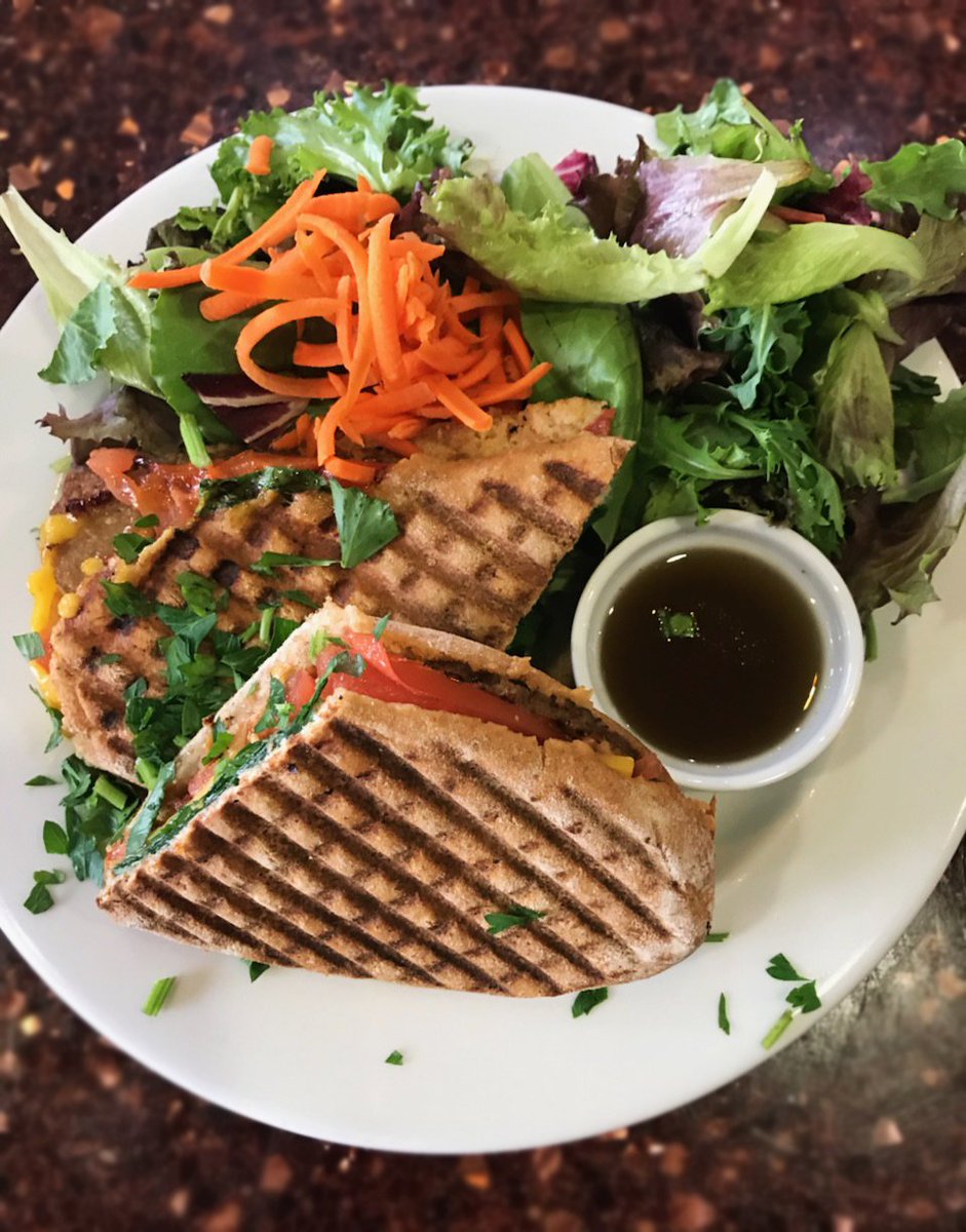 gccglendale's tweet image. Satisfy your appetite with Organic &amp;amp; Non- GMO dishes on your next visit at #GreenCornerCafe ❤️️

📲 (818) 507-5003
📍 604 W. Glenoaks Blvd - Corner of Glenoaks and Kenilworth
🌐 organicgreencornercafe.net
