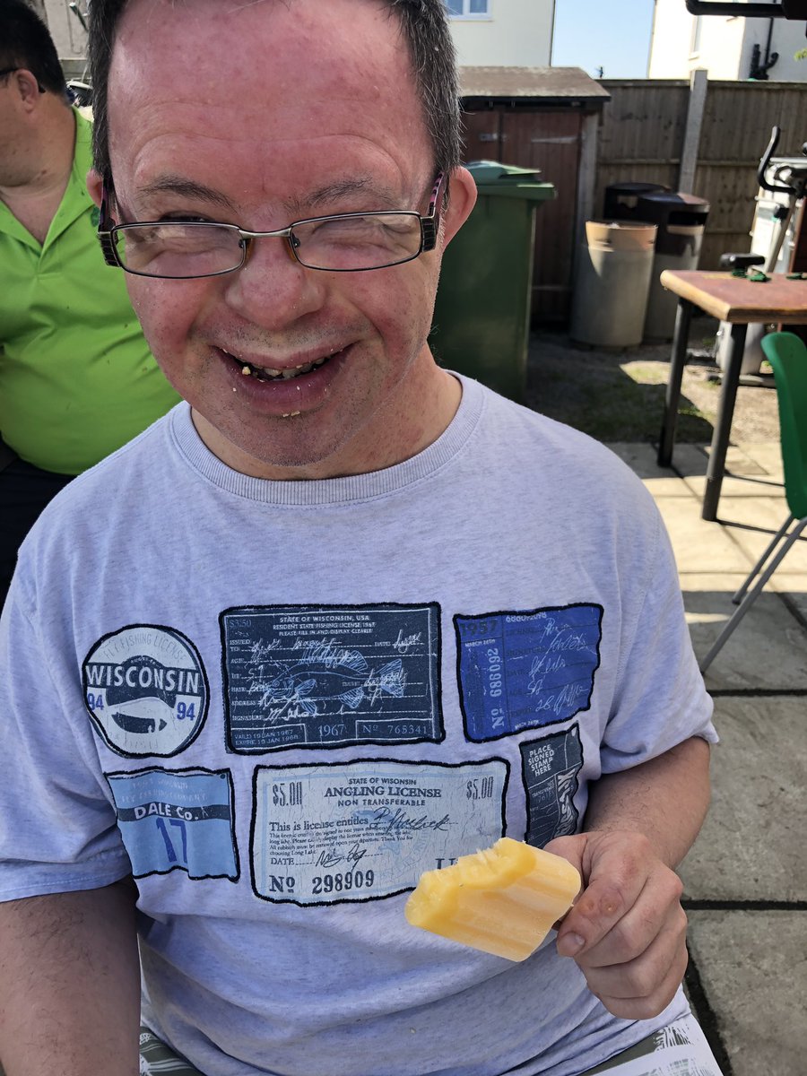 willow_project's tweet photo. Keeping cool 😎 @willow_project plenty of liquid refreshment breaks @BBCNWT  community garden in Fleetwood supporting Adults 🍦@RHSBloom @RogerJ_01 @lancashirelife @abbiedjones @RogerJ_01 @annabelvtiffin @GWandShows @Garden_Ninja @TheMontyDon 🍦🍦🍦 https://t.co/c2ocjOiAwD