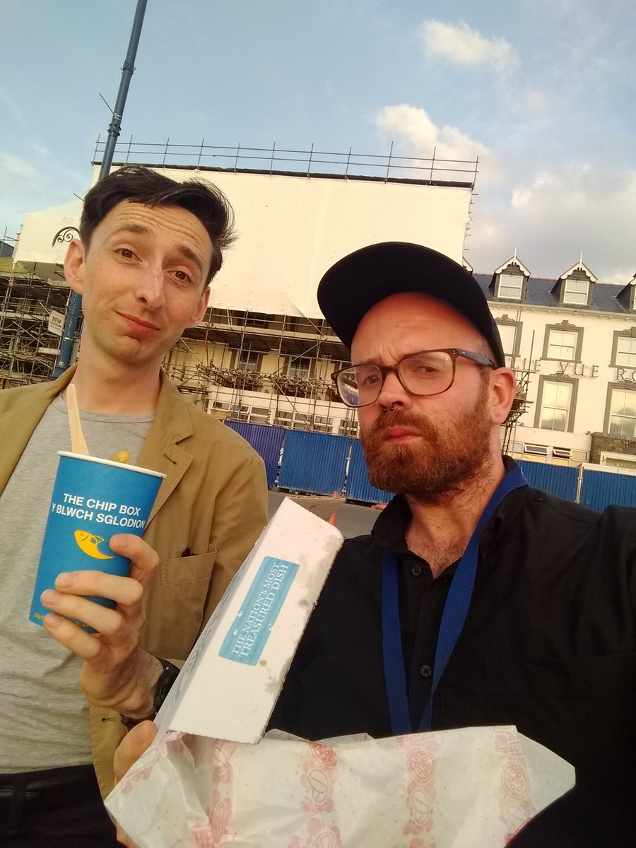 uomlib_michael's tweet image. Chips secured. Fighting off greedy seagulls with @timkwoneill , first day of #LibPMC done! #datalads