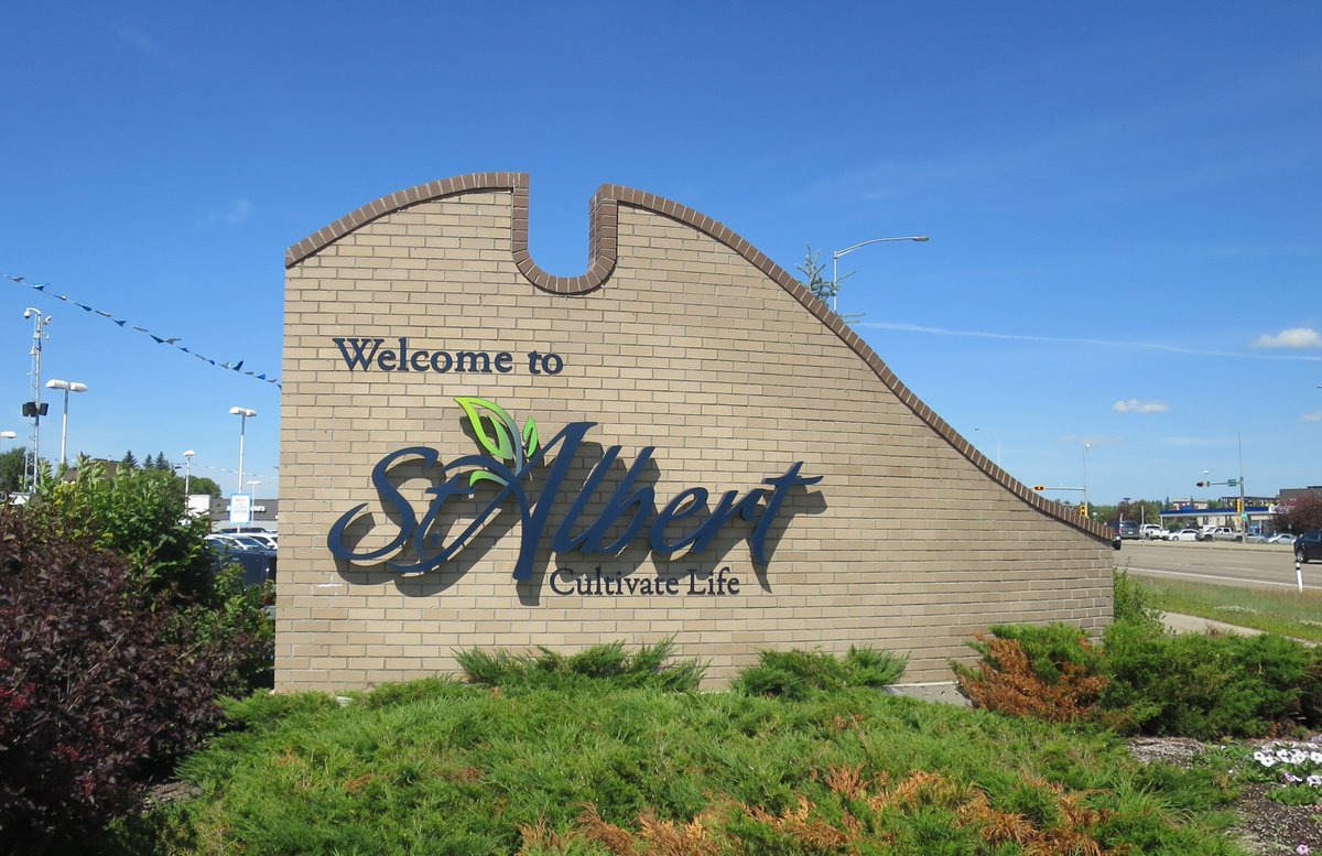 TopmadeSigns's tweet photo. Here's a previous work of the City of St. Albert #HaloLitLetterLogo #CommunityEntranceSign https://t.co/MylKTMlr5K