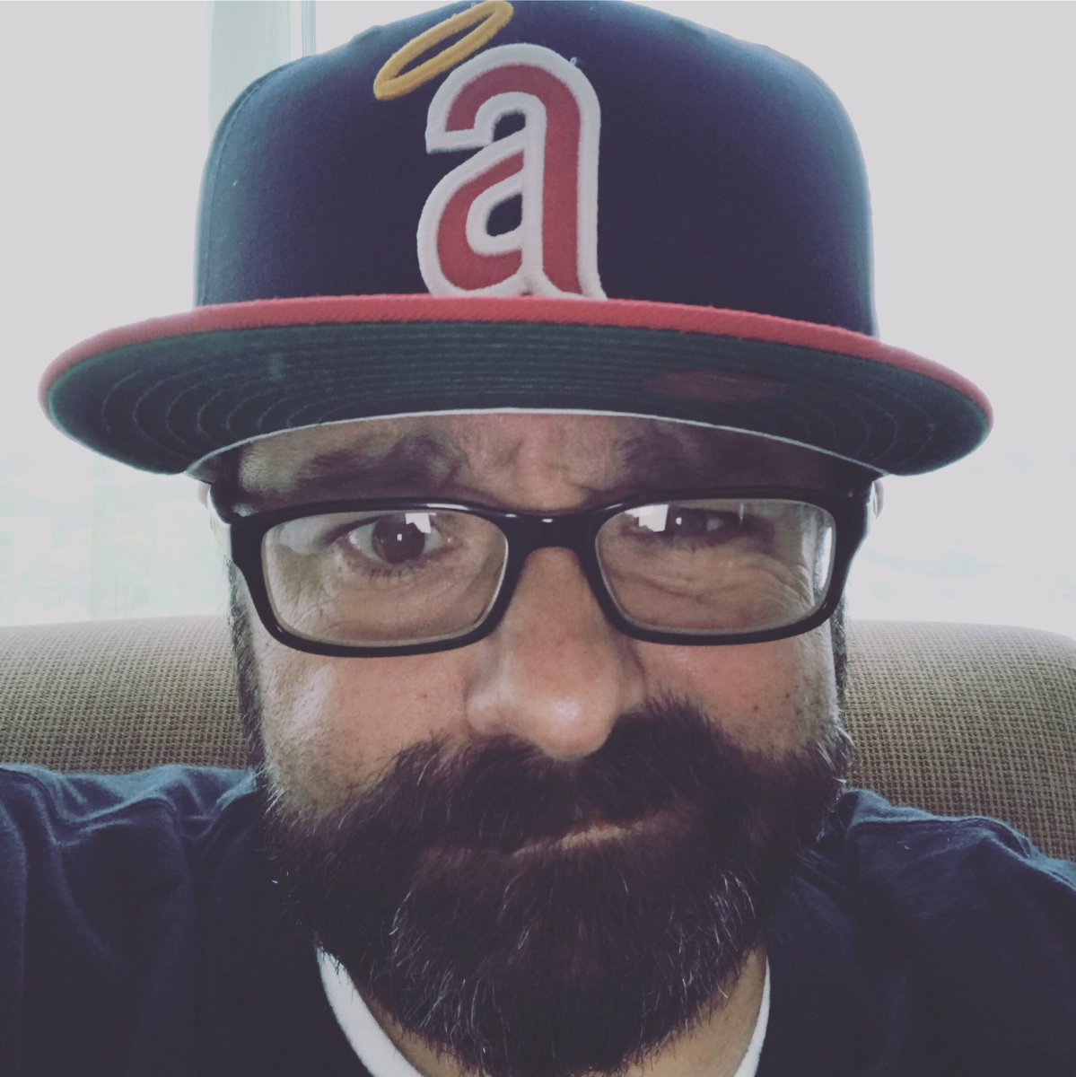 phatbeats's tweet image. Had to go with glasses today after I nearly ripped my left eye out last night trying to remove a contact that had already fallen out on the bathroom counter...don’t pull on outer layer of your eyeball kids, it’s hurts...really bad #ContactProblems #Glasses #PulledOnMyEyeball