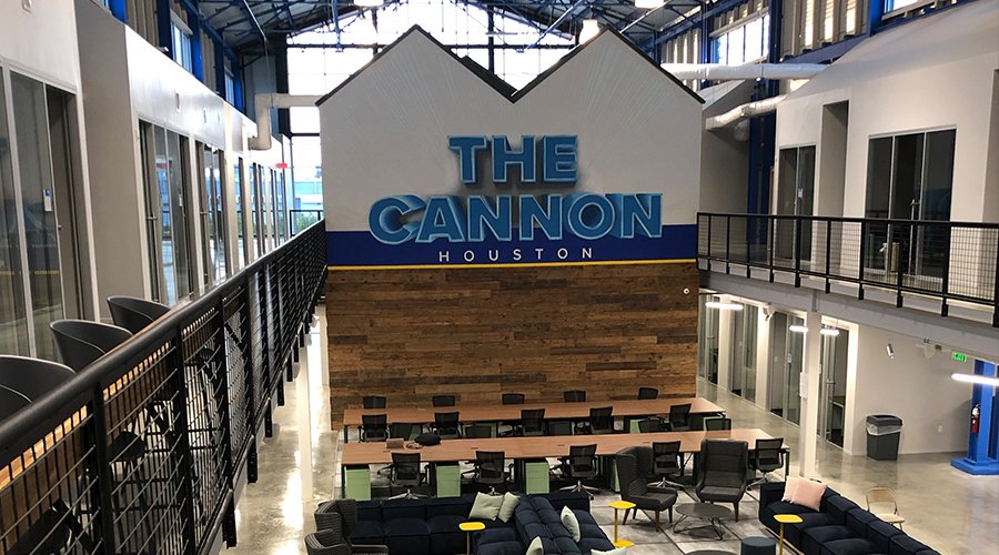 DgtlCrafts's tweet image. We&apos;re excited to be among the first to move into @thecannonhtx, Houston&apos;s newest tech hub and coworking space. Students at our #houstontx campus can enjoy great classrooms, a movie theater, outdoor courtyard, and on-demand snacks, coffee and more. See you there! #houstontech