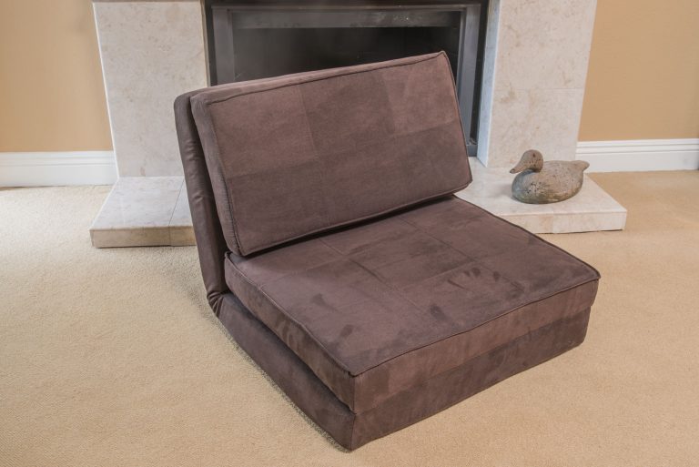 yourbestdigs's tweet photo. We tested the highest-rated flip chairs to find out that Your Zone Bed was the most versatile and comfortable. Its flexible frame cushioned by quality foam allows you to transform a compact, upright chair into a lounger and a futon-like bed. https://t.co/gVH807iFIo https://t.co/fPXq8oQ1uI