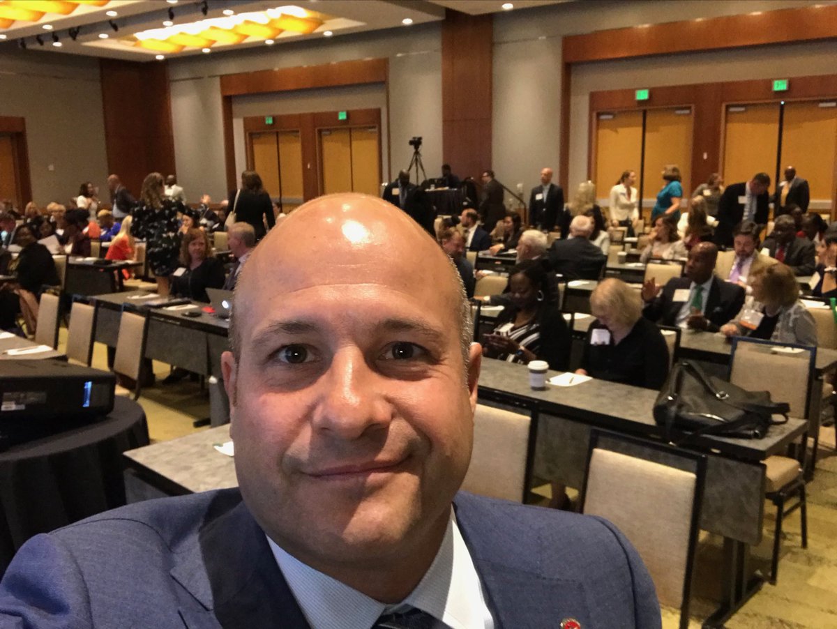 StewartRWheeler's tweet image. Great day today connecting with so many new colleagues and #protocol pros at 18th Annual International ⁦⁦@PDIPOA⁩   #protocolforum in San Diego. — #Protocolmatters — It’s not a straight jacket but a tool for building relationships and for success! ⁦@CanadaFP⁩