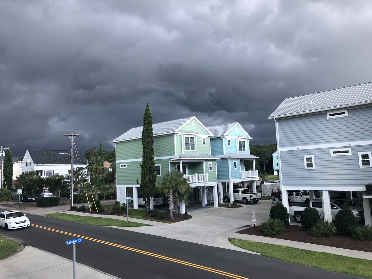 manders2003's tweet photo. I go on vacation, where it’s 100°. And I told myself “you won’t need long sleeves or pants at all”. Lies. I went out and bought a pair of jeans and a jacket. I need this rain to pass over now and bring the sun back out! 😖 #weightlossproblems #weightlossjourney #vsg #vsgjourney https://t.co/8FYwZN9RE0