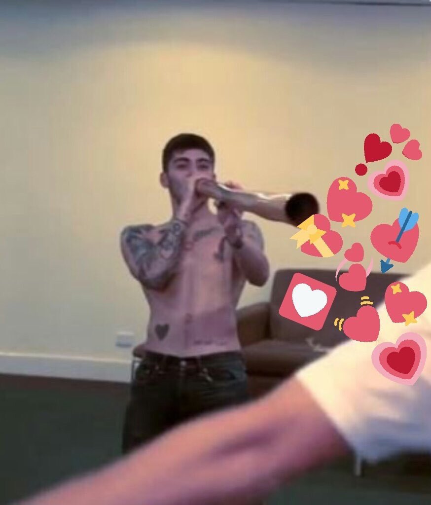 alwaysyouhoneyy's tweet image. I'm gonna risk it all and go to bed. 
good night 🖤💋

#9YearsOfOneDirection #InfinityMV 
@onedirection